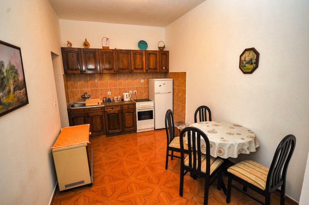 Apartments Kuc Bar Extérieur photo